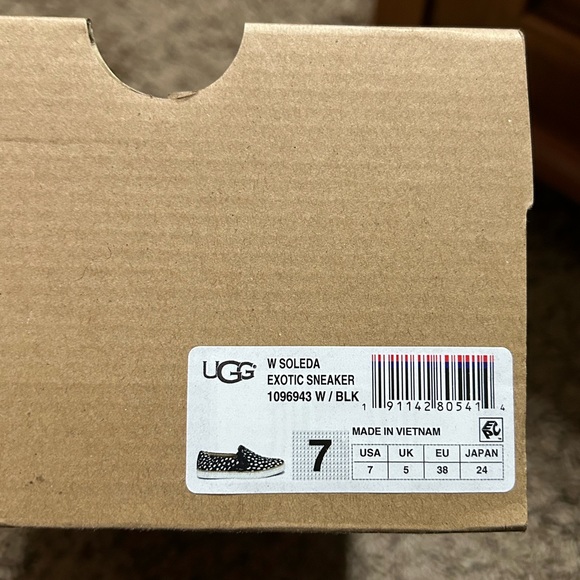 UGG - Picture 3 of 9